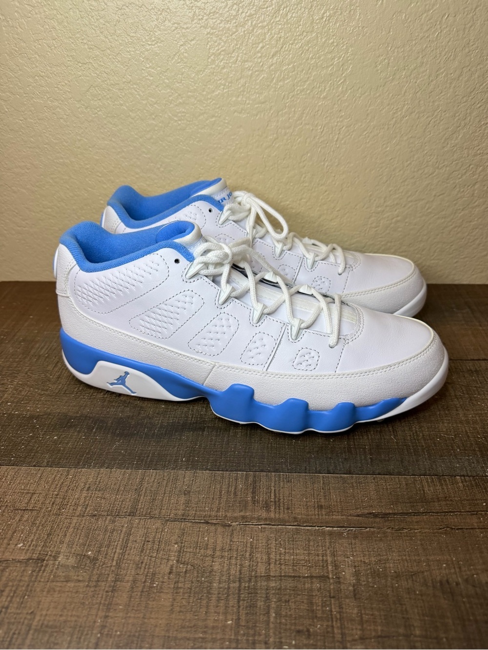 Air Jordan 9 Low Golf “University Blue”
- Size 11 Men.